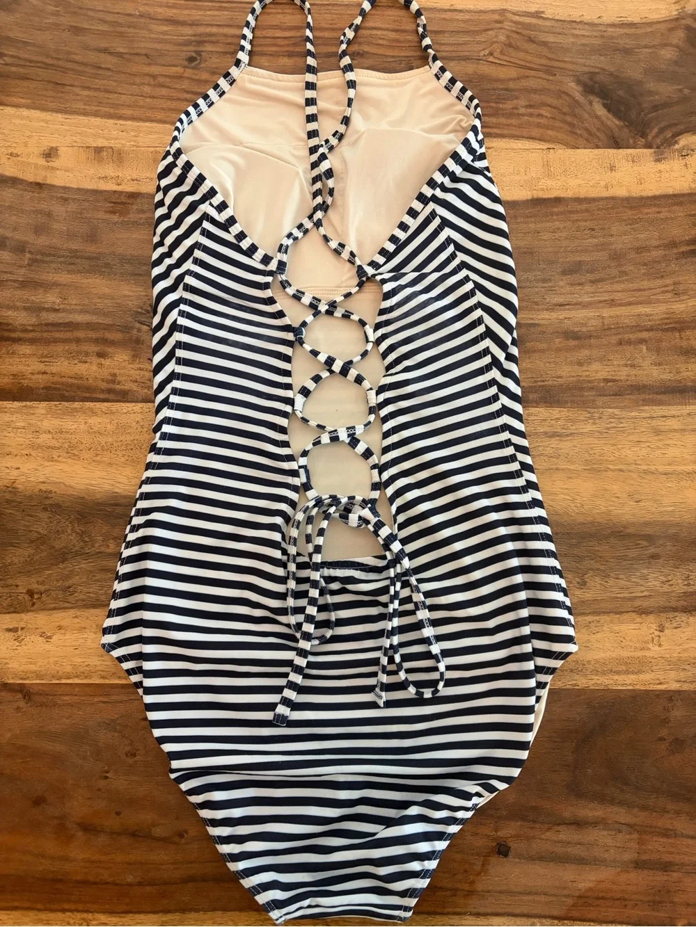 Albion The Weekender One-Piece - SIZE SMALL - Picture 7 of 12